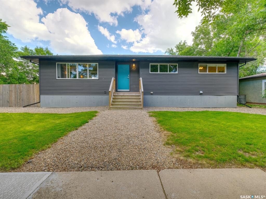 Property Photo: 312 4th Avenue E SK S0L 2V0