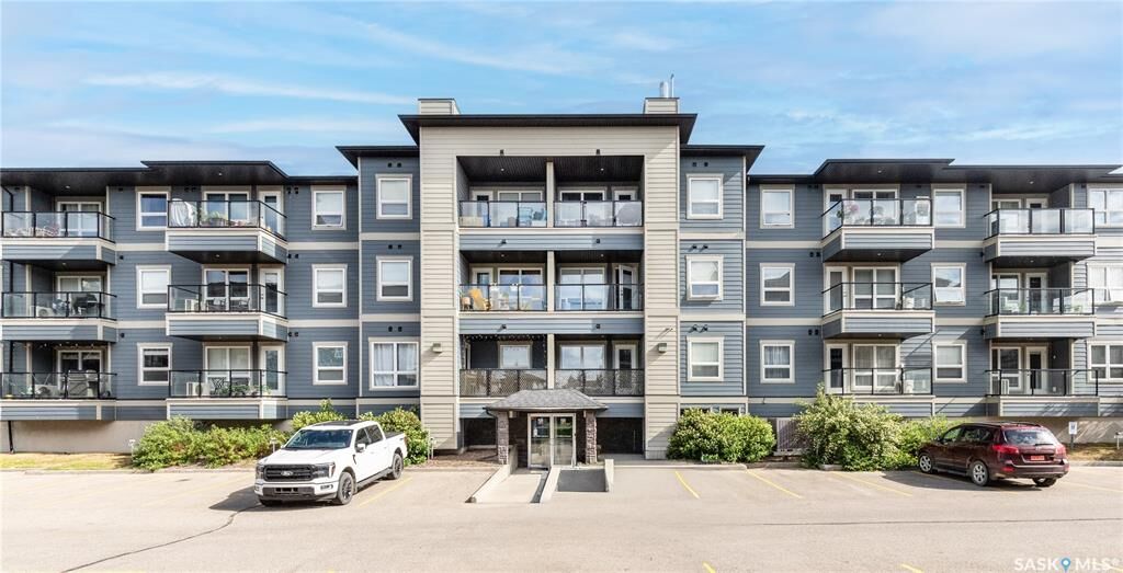 Property Photo: 108 Willis Crescent 4312 SK S7T 0W8