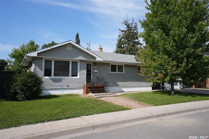 Property Photo:  2050 Jubilee Avenue  SK S4S 3T8 