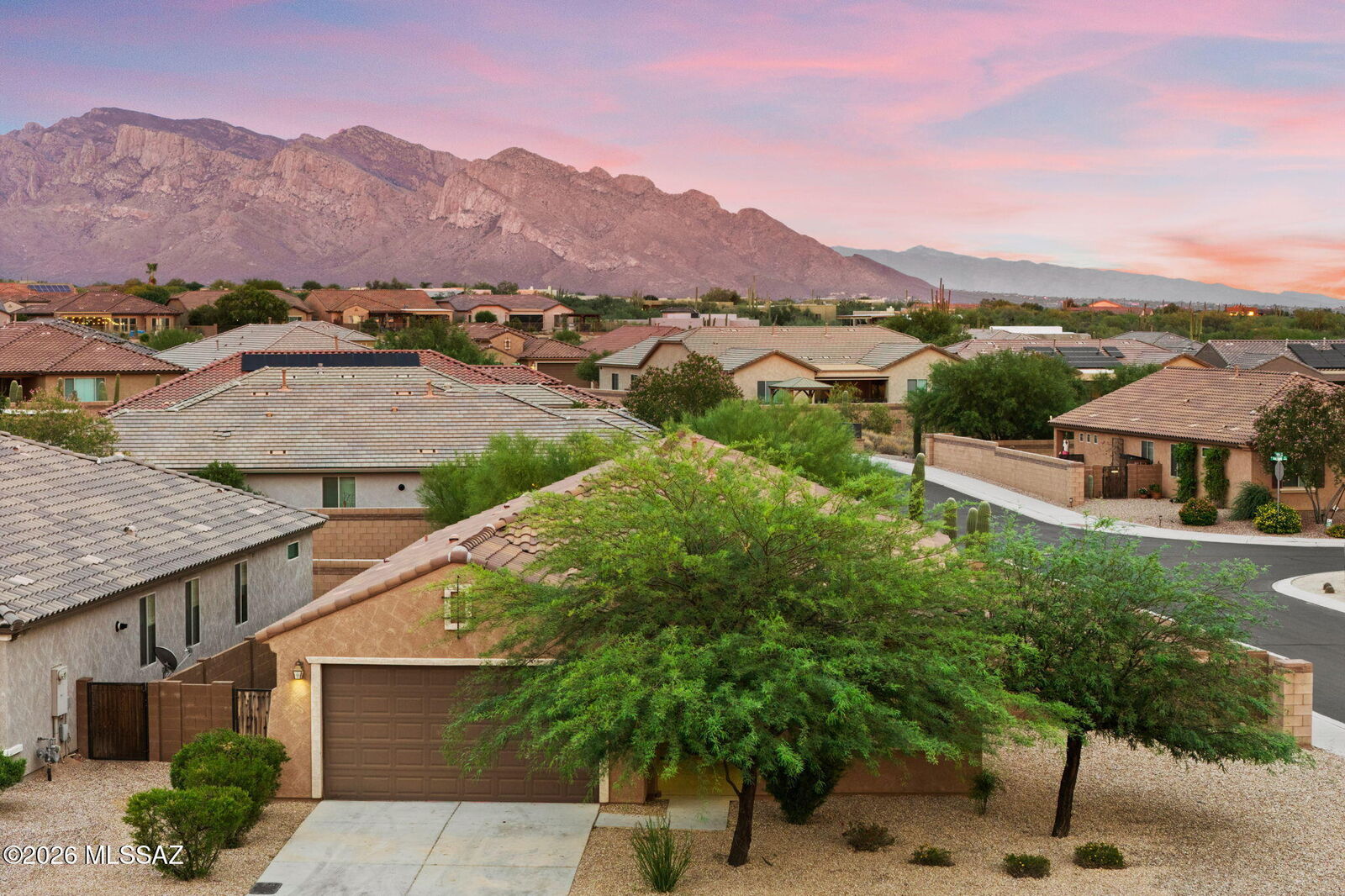 Property Photo: 11964 N Raphael Way AZ 85742