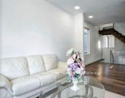 Property Photo: 528 Jones Road Room 3 ON L8E 5C1