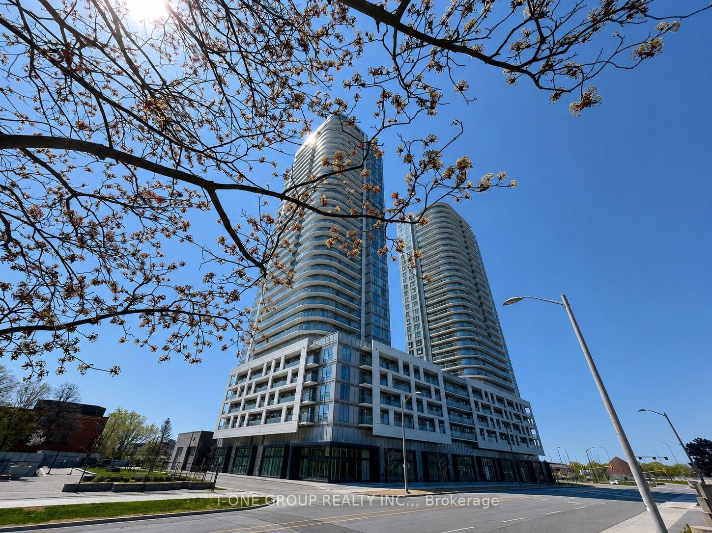 Property Photo: 2031 Kennedy Road 2818 ON M1T 0B8