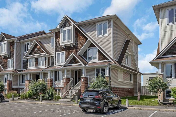 Property Photo:  74 Crosby Private 74  ON K4A 0B8 