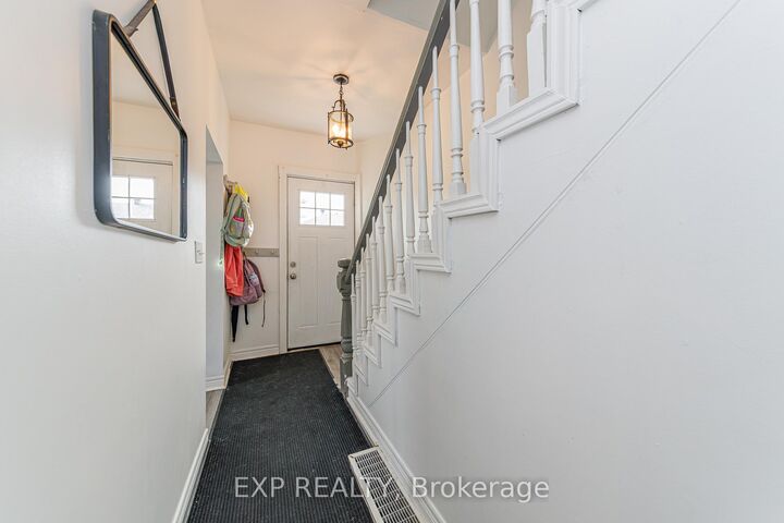 Property Photo:  22 St Johns Way  ON K7S 2B8 