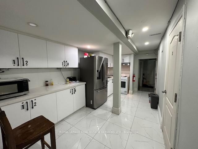 Property Photo:  206 Carlton Street 102  ON M5A 2L1 