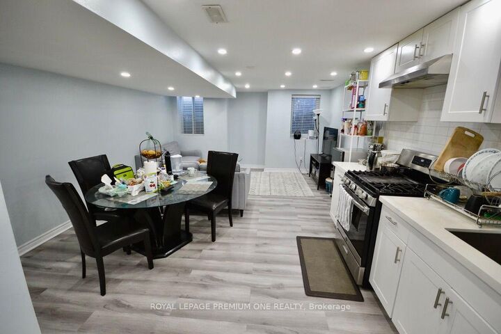 Property Photo: 465 Kleinburg Summit Way ON L4H 4T2
