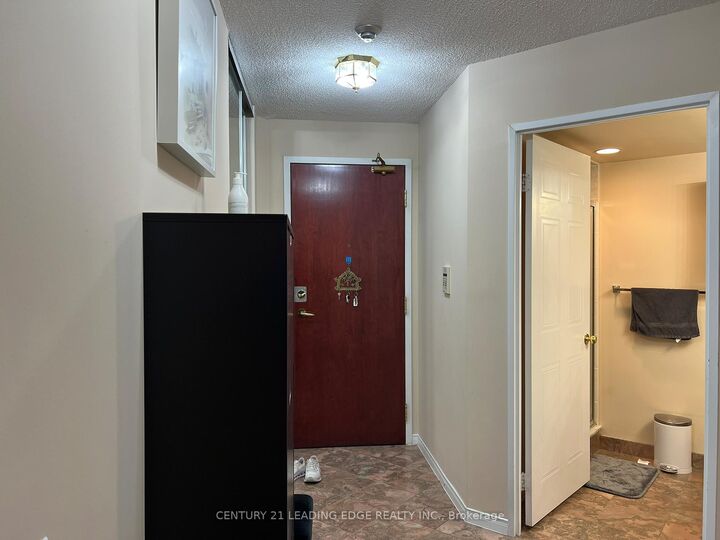 Property Photo: 750 Bay Street 805 ON M5G 1N6