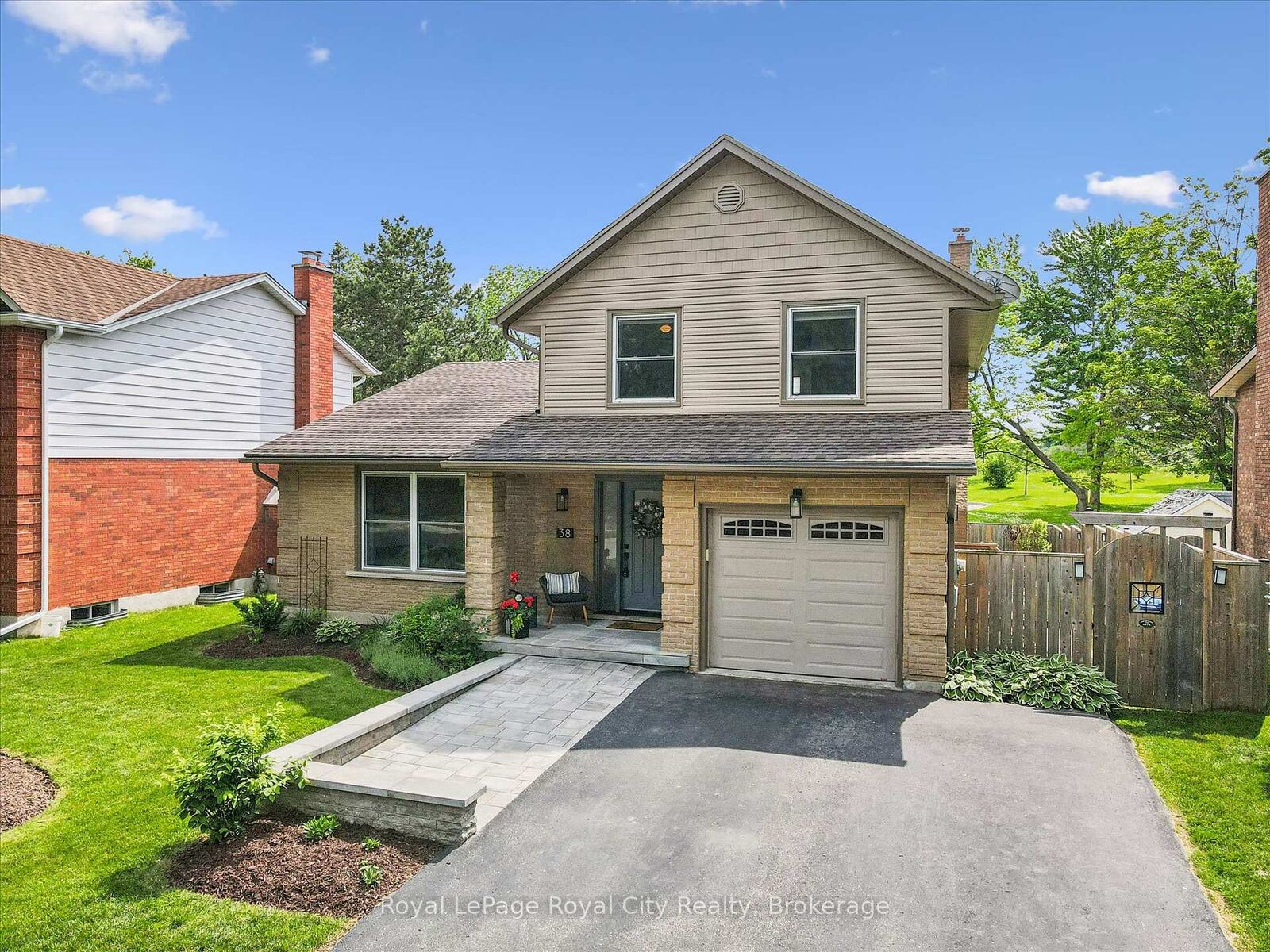 Property Photo:  38 Shadybrook Crescent  ON N1G 3G5 