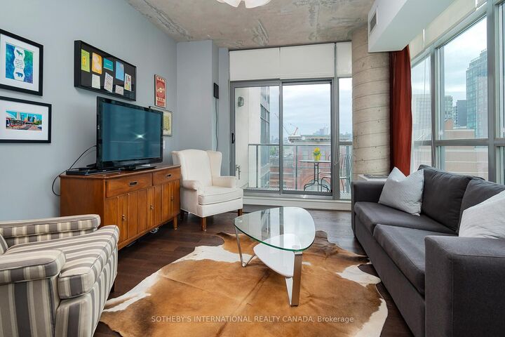 Property Photo: 2 Gladstone Avenue 706 ON M6J 0B2