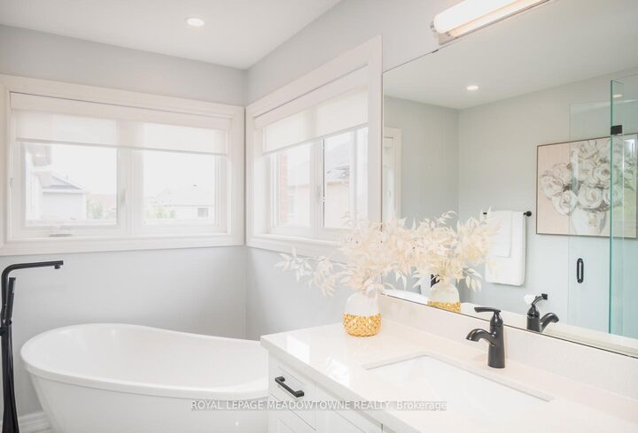 Property Photo:  1297 Roper Drive  ON L9T 6E5 