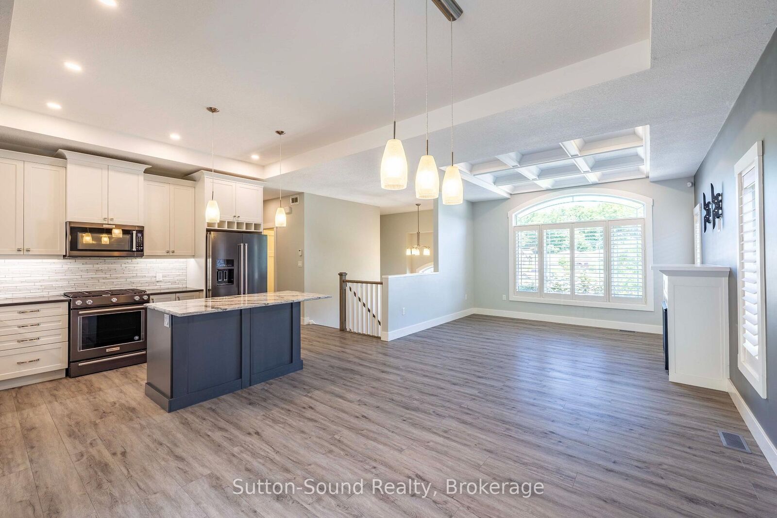 Property Photo: 336 5th Avenue A N/A W ON N4K 6S7