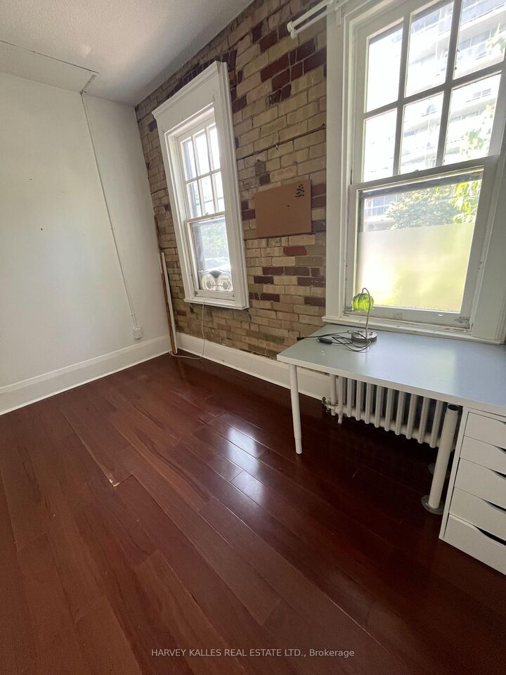 Property Photo:  440 Avenue Road 2  ON M4V 2H8 