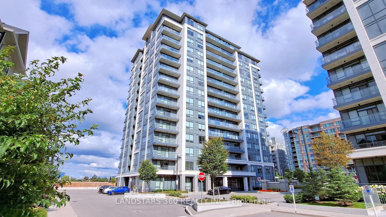 Property Photo:  398 Highway 7 N/A E 807  ON L4B 0G6 