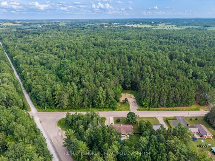 121 Achray Road — photo 1