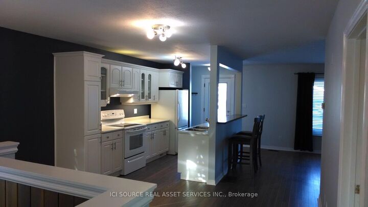 Property Photo:  192 Ellis Avenue  ON K8A 2J1 