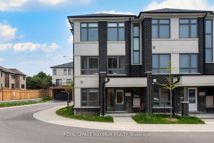 Property Photo: 1383 Brandenton Path ON L1K 1A9