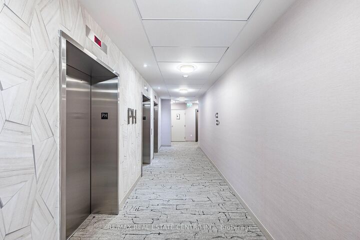 Property Photo:  10 Eva Road Ph01  ON M9C 0B3 