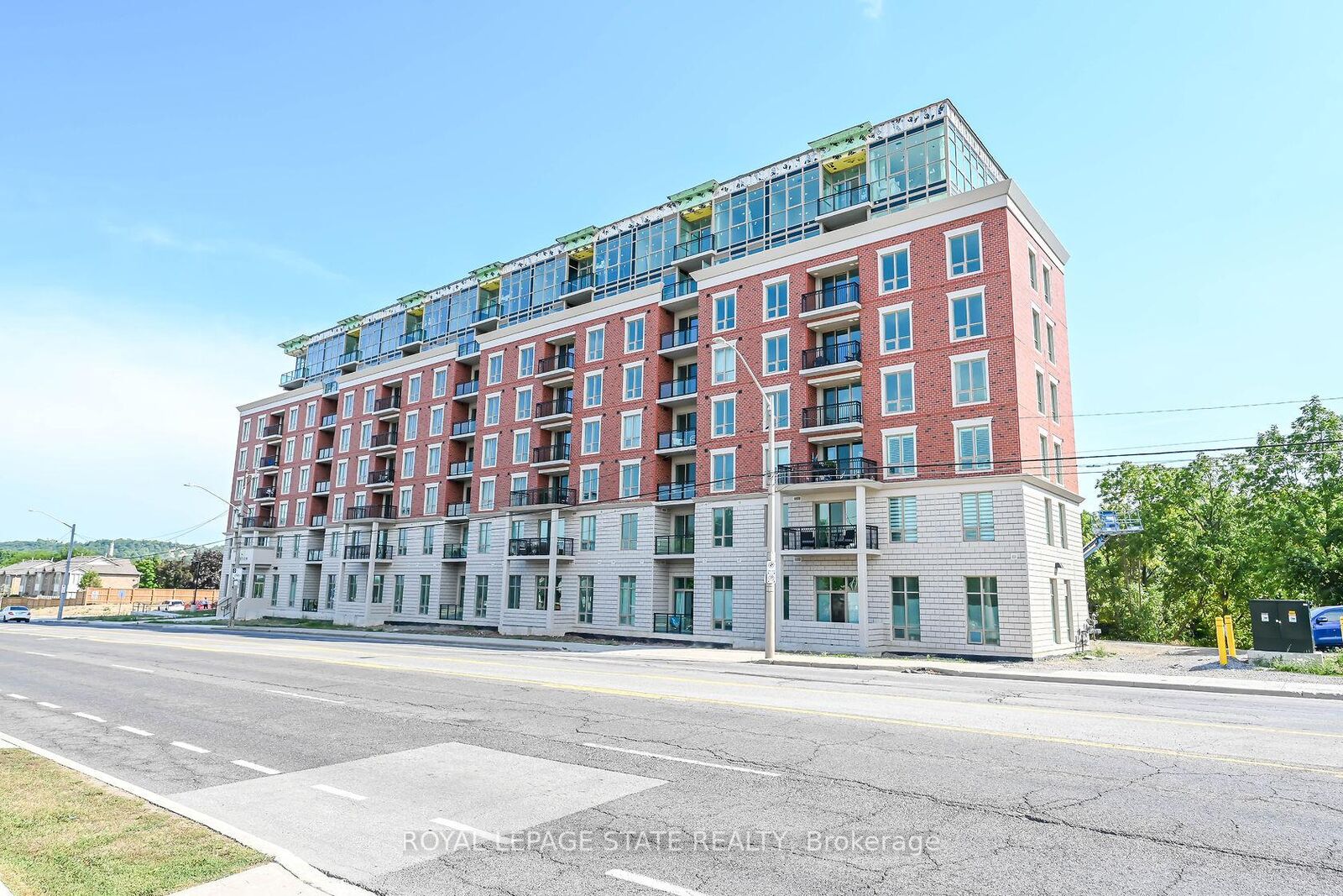 Property Photo:  2750 King Street E 512  ON L8G 0B8 