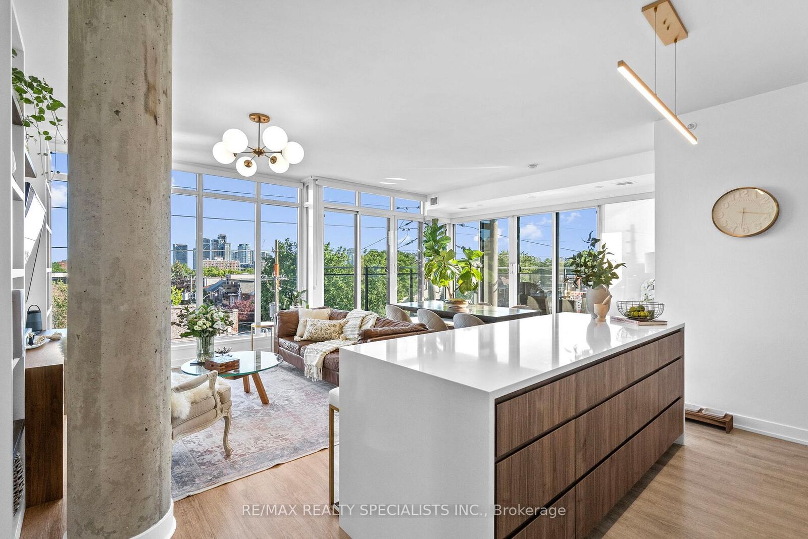 Property Photo: 205 Manning Avenue 310 ON M6J 1V5