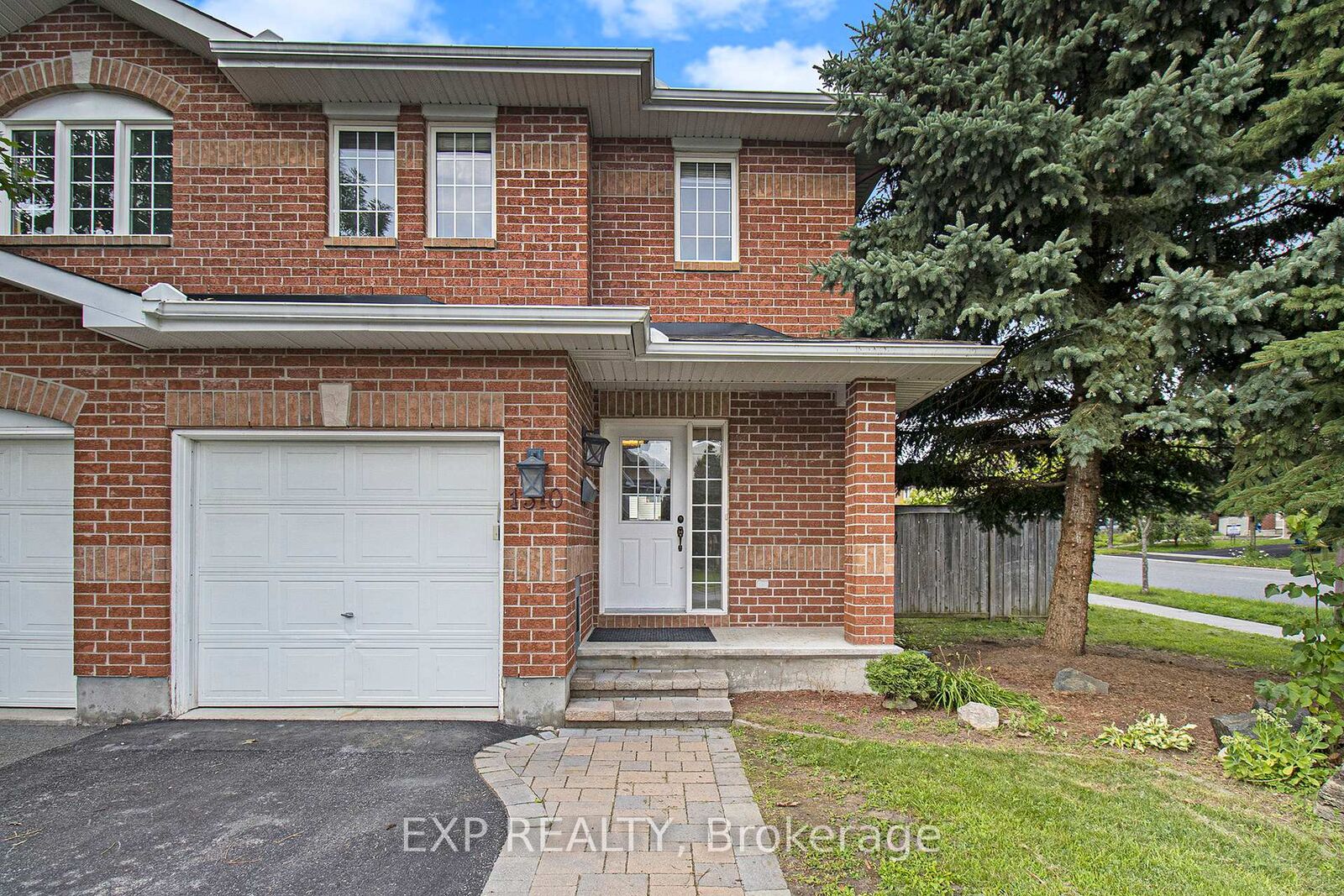 Property Photo: 1310 Halton Terrace ON K2K 3K6