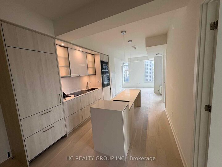 Photo de la propriété:  11 Yorkville Avenue E 1412  ON M4W 0B7 