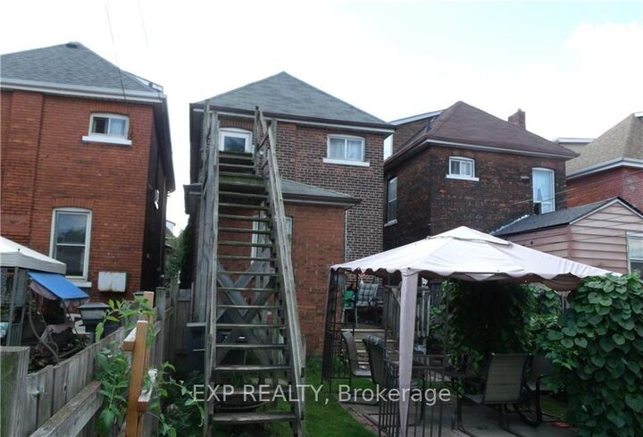 Property Photo: 47 Nightingale Street ON L8L 1R7