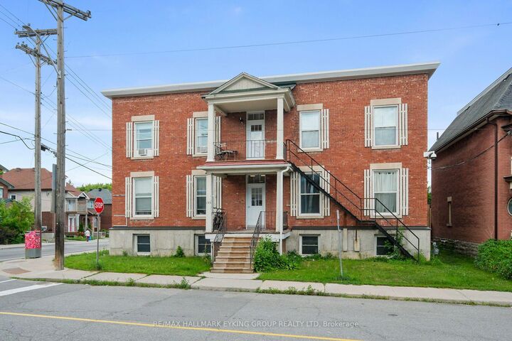 Property Photo: 135 Concord Street S 3 ON K1S 0Z3