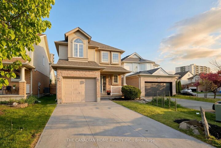 Property Photo:  812 Sandcherry Street  ON N6H 5T9 