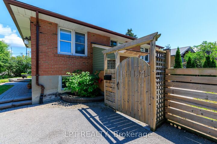 Property Photo:  195 Grove Street E Lower  ON L4M 2P8 