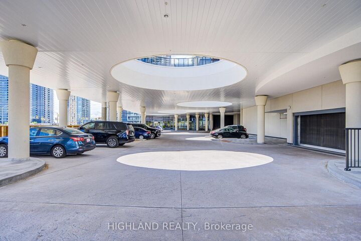 Property Photo:  5081 Hurontario Street 3103  ON L4Z 0C9 