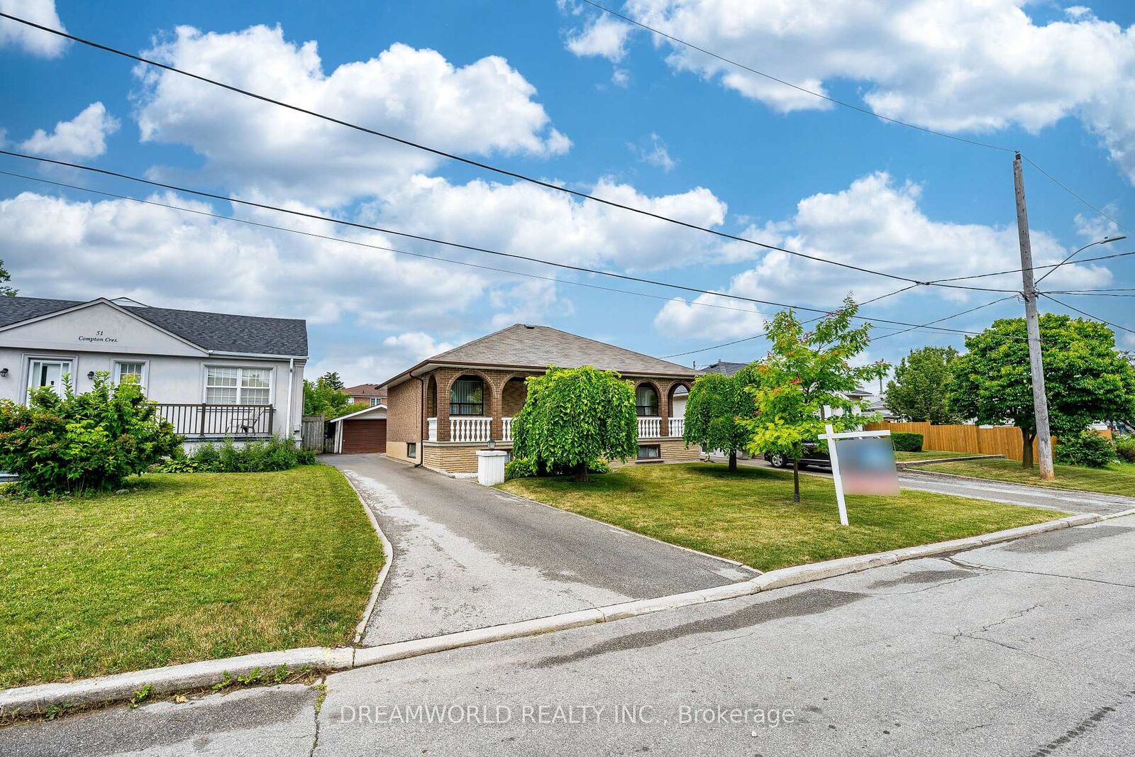 Property Photo:  53 Compton Crescent  ON M3M 2C3 