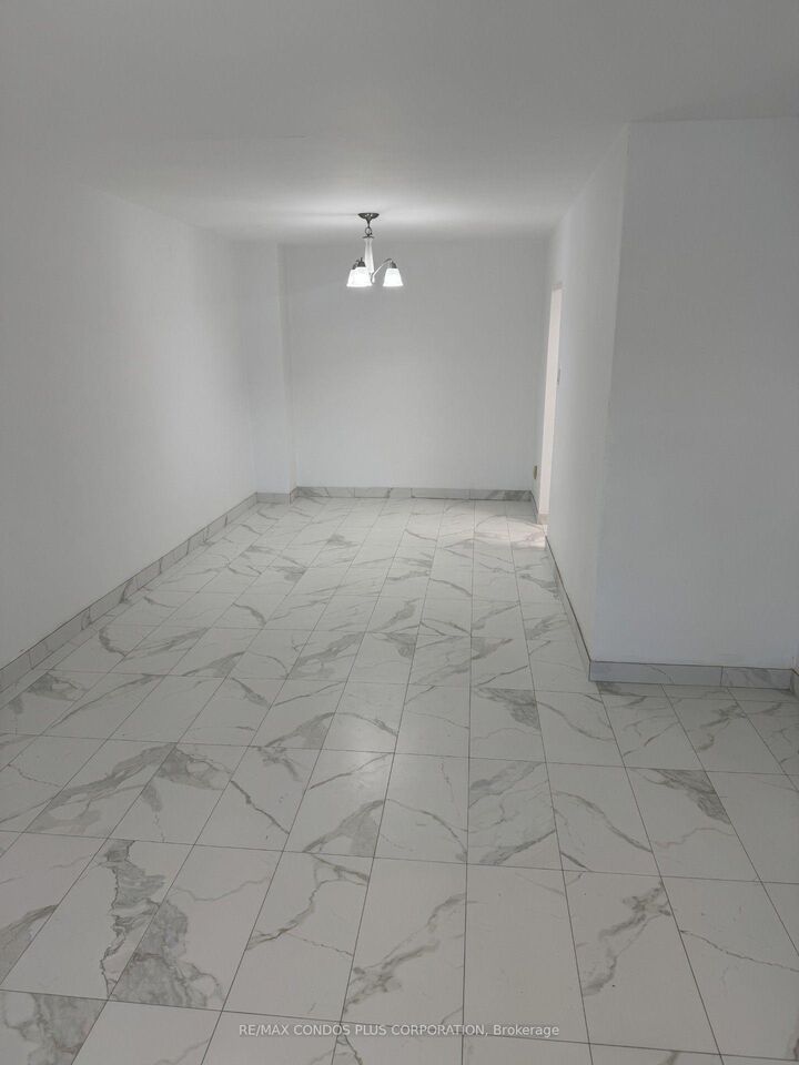 Property Photo:  9 Rockwood Drive  ON M1M 3M9 