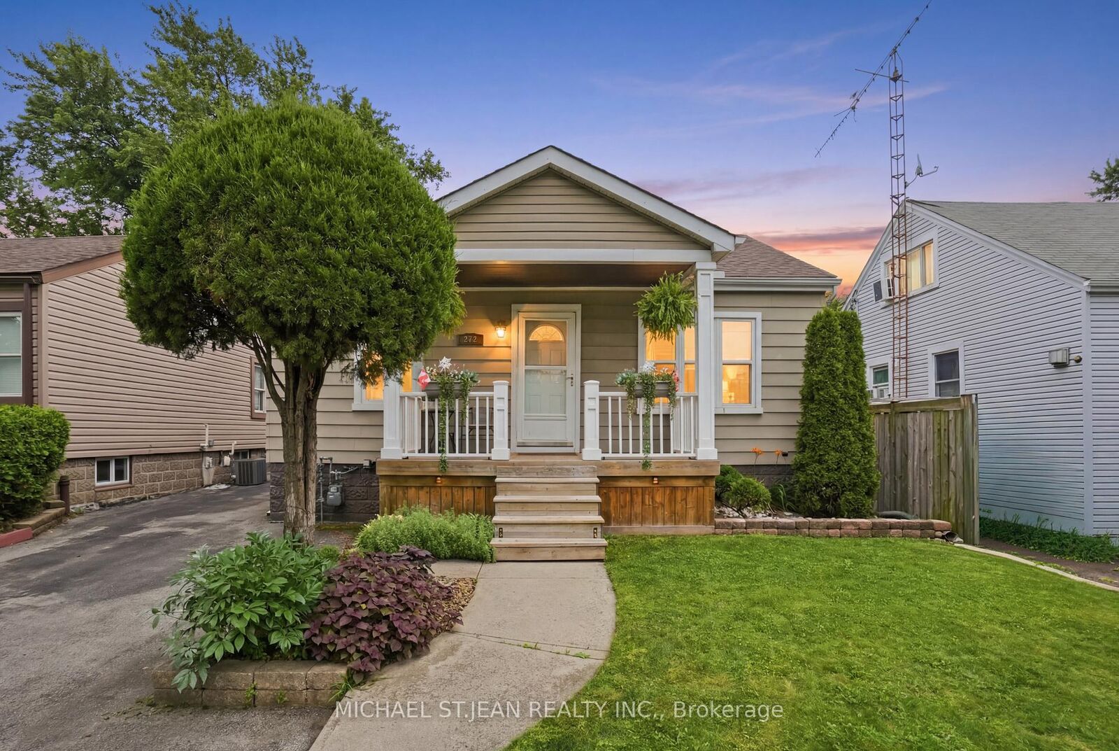 Property Photo: 272 Adeline Avenue ON L8H 5V3