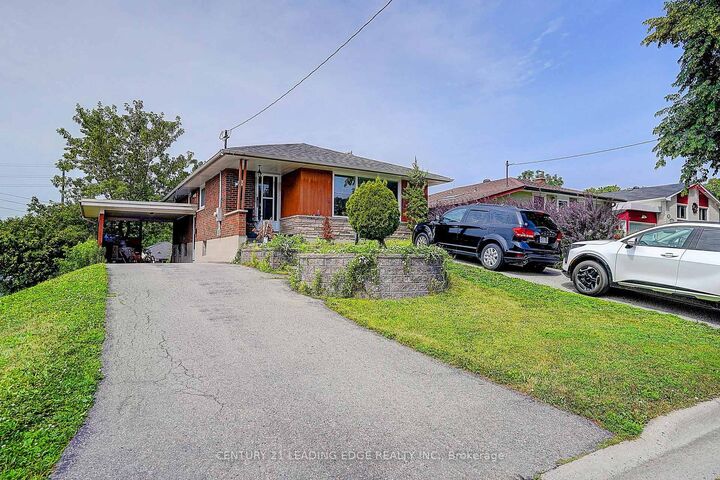 Property Photo: 284 Dover Street ON L1G 6G6