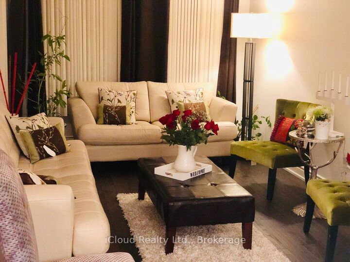 Property Photo: 2776 Lindholm Crescent ON L5M 4S3