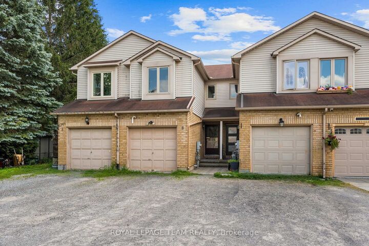 5744 Andrasi Crescent B — photo 1