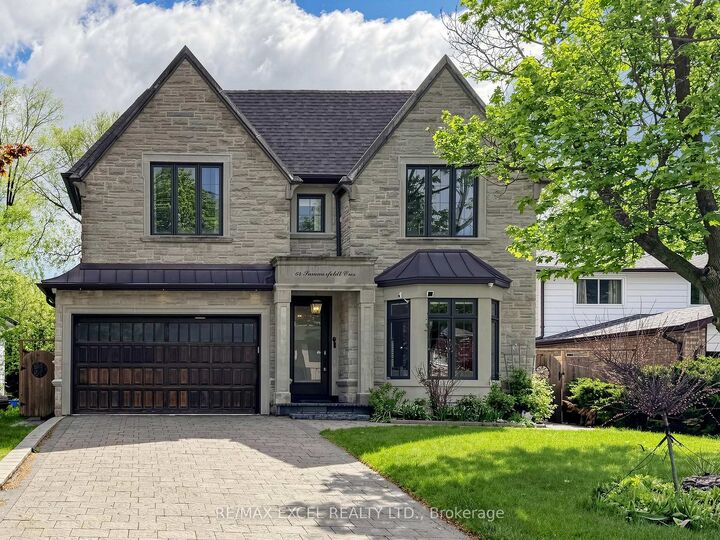 64 Summerfeldt Crescent — photo 1