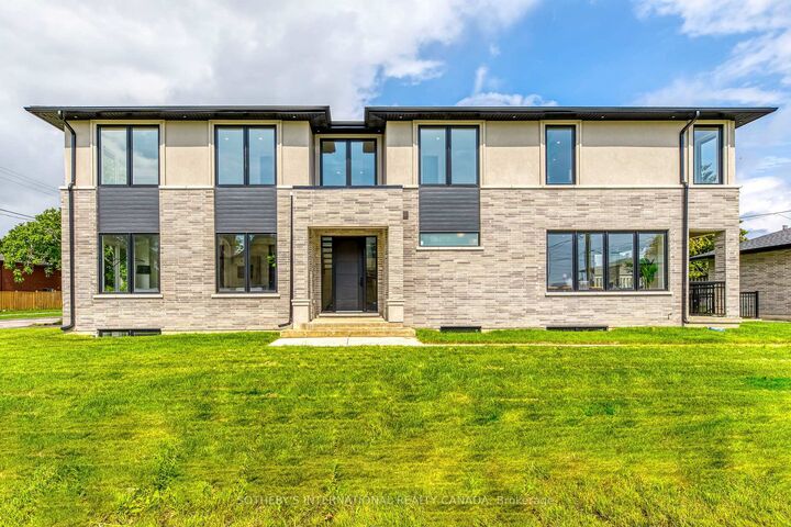 Property Photo: 797 First Street ON L5E 1A3