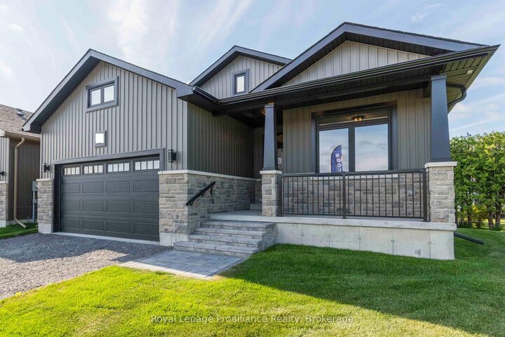 31 Mackenzie John Crescent — photo 1