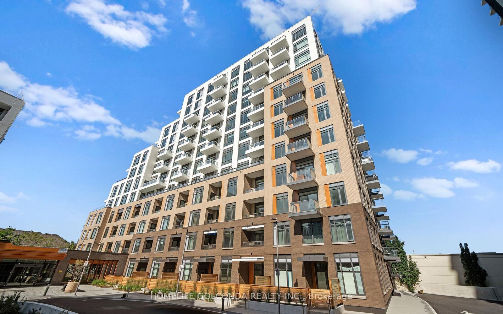 Property Photo: 8 Beverley Glen Boulevard 428 ON L4J 0L5