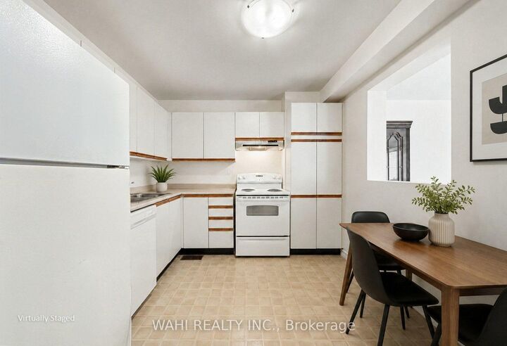 Property Photo: 63 Armadale Crescent ON K2J 3Z3