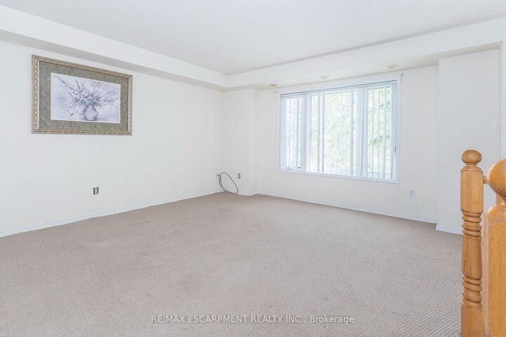 Property Photo:  3050 Erin Centre Boulevard 126  ON L5M 0P5 