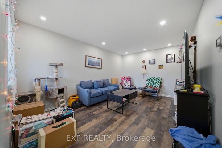 Property Photo:  1675 Heatherington Road 11  ON K1V 8V8 