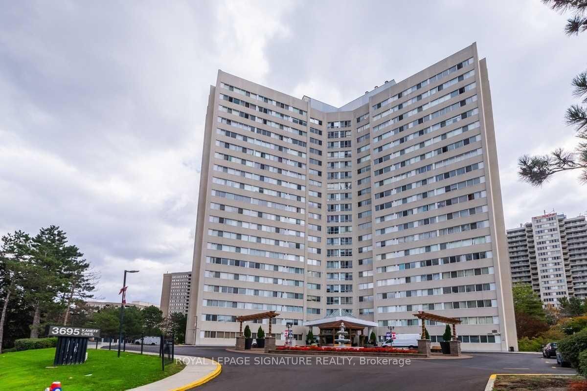 Property Photo:  3695 Kaneff Crescent 1107  ON L5A 4B6 