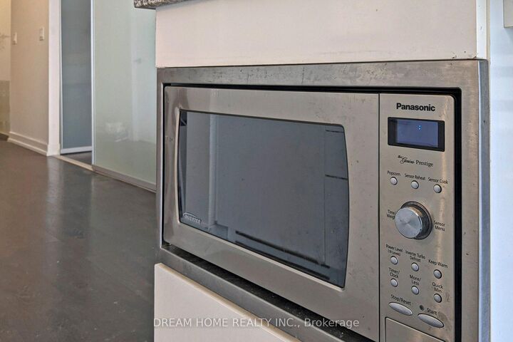 Property Photo: 426 University Avenue Ph310 ON M5G 1S9