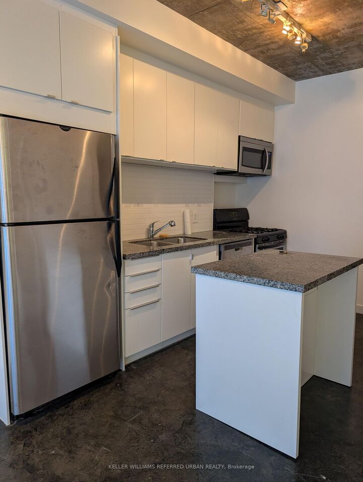 Property Photo:  1 Shaw Street 303  ON M6K 0A1 