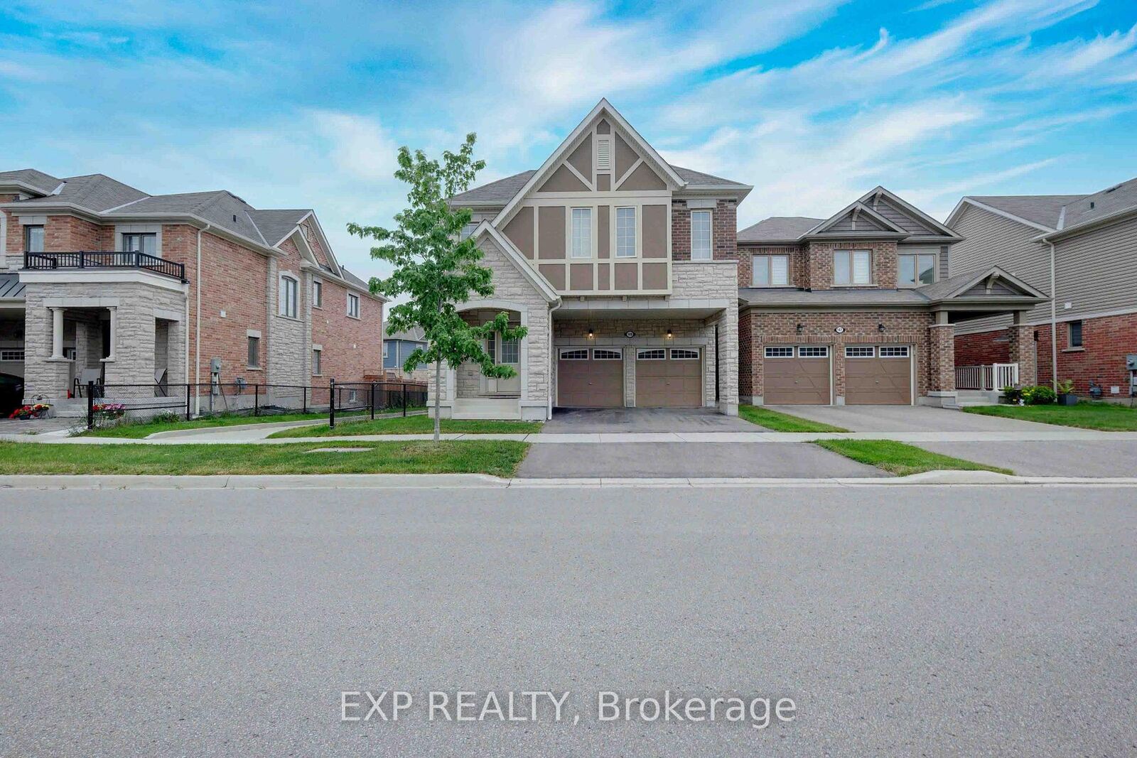 Property Photo:  149 Westfield Drive  ON L1P 0G2 