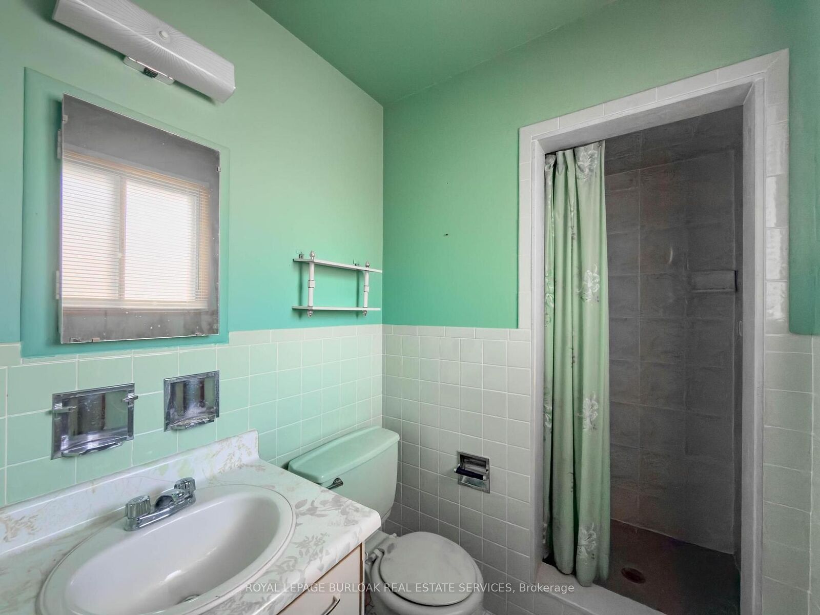 Property Photo: 3577 Bluestream Crescent ON L4Y 3S5
