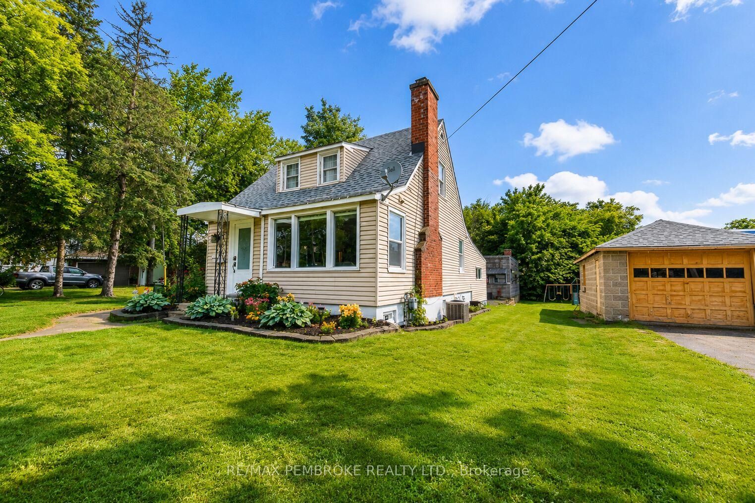 Property Photo: 739 Front Street ON K8A 6J4
