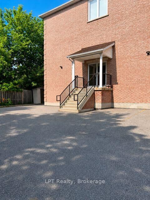Property Photo:  208 Centre Street S 201  ON L1H 4A9 